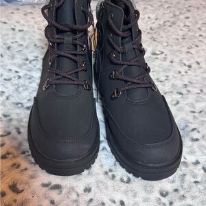 Target Cat and Jack Black/Gray kids Lace-Up Boots winter nonslip school hiking